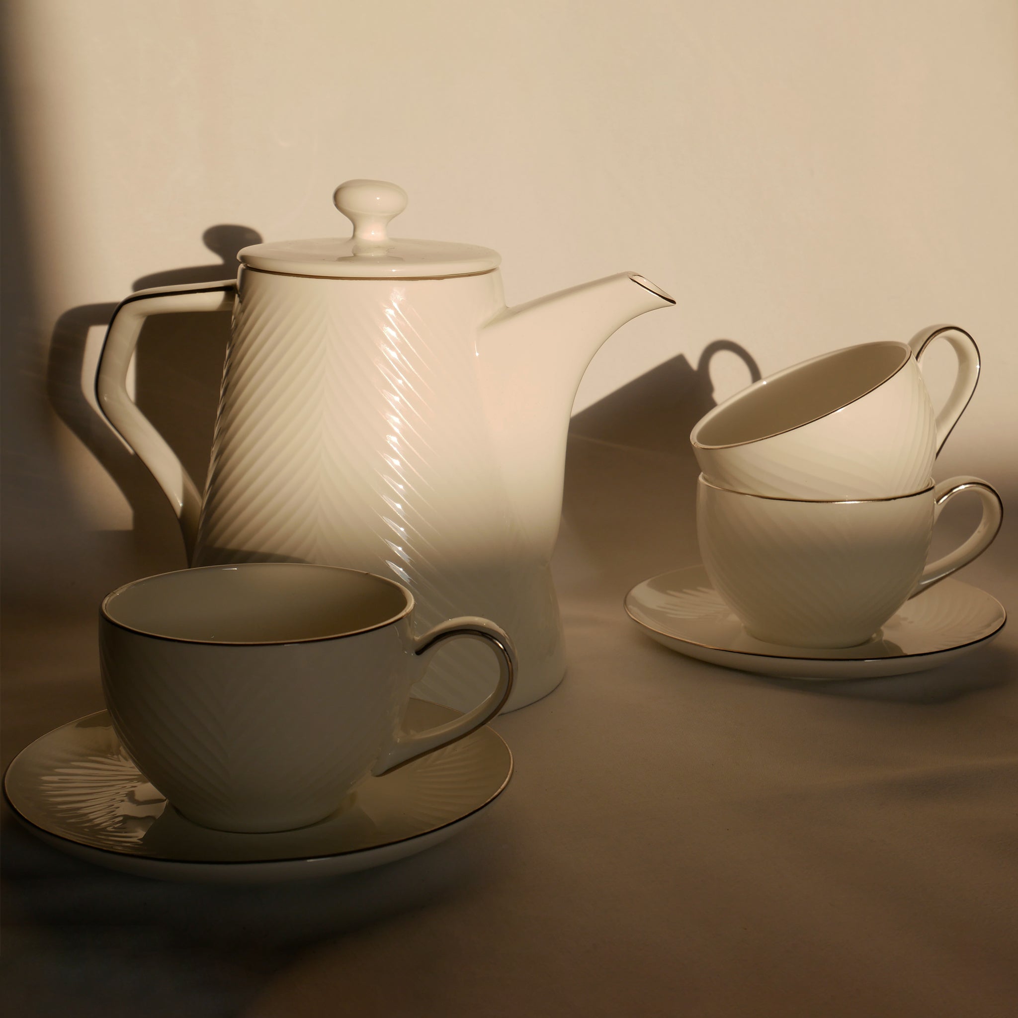 ボーンチャイナ シルバーリム ティーセット – Palazzo
